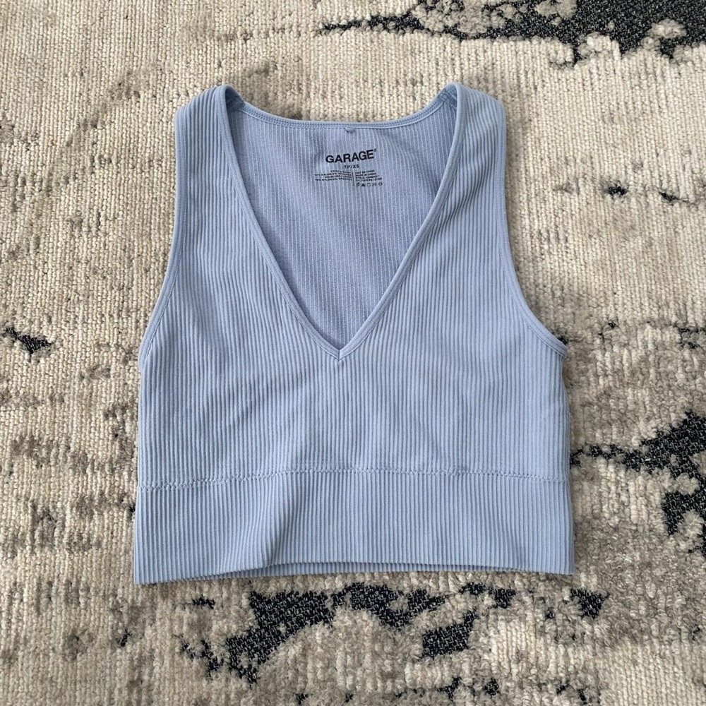 Light blue Garage tank